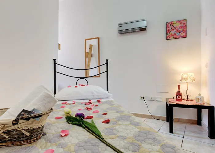 In The Center By Local Domus Guest house 3*